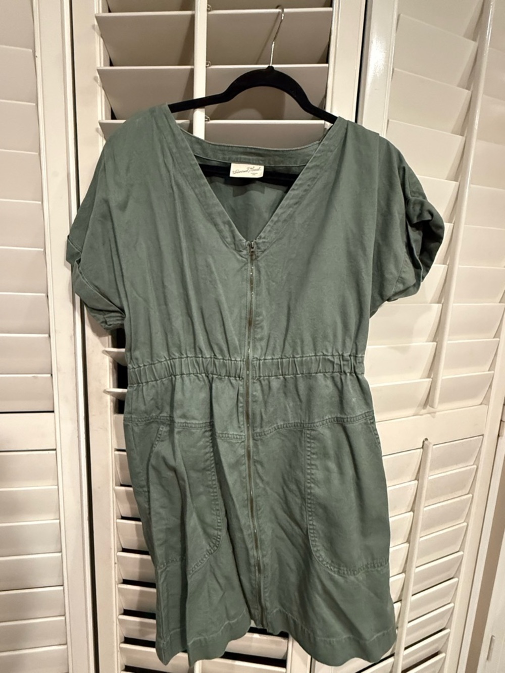 Universal Thread Sage Green Zip-Front Midi Dress